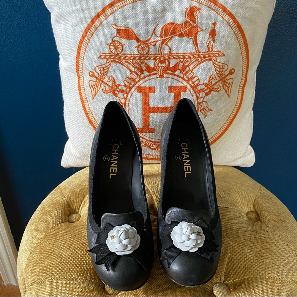 CHANEL Camellia Flower Accent Pump